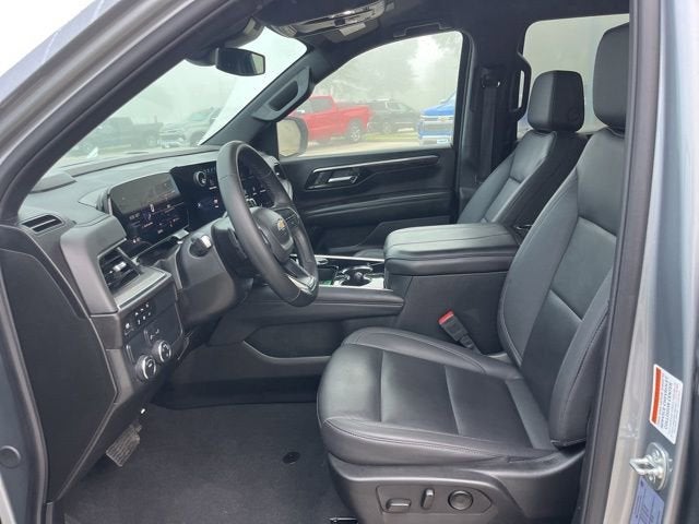 2025 Chevrolet Suburban LT