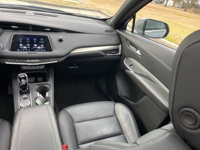 2023 Cadillac XT4 Premium Luxury