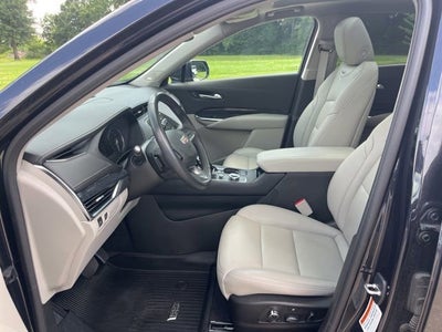 2023 Cadillac XT4 Premium Luxury