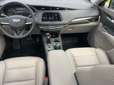 2023 Cadillac XT4 Premium Luxury