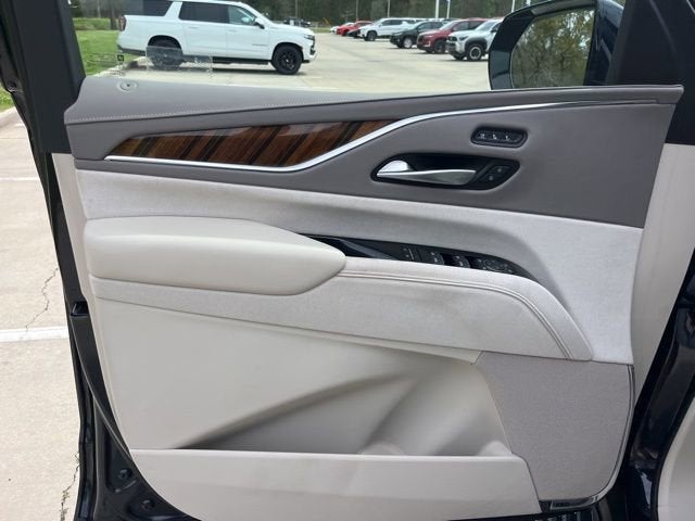 2023 Cadillac Escalade ESV Premium Luxury Platinum