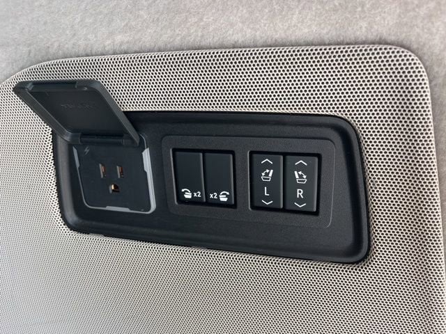 2023 Cadillac Escalade ESV Premium Luxury Platinum