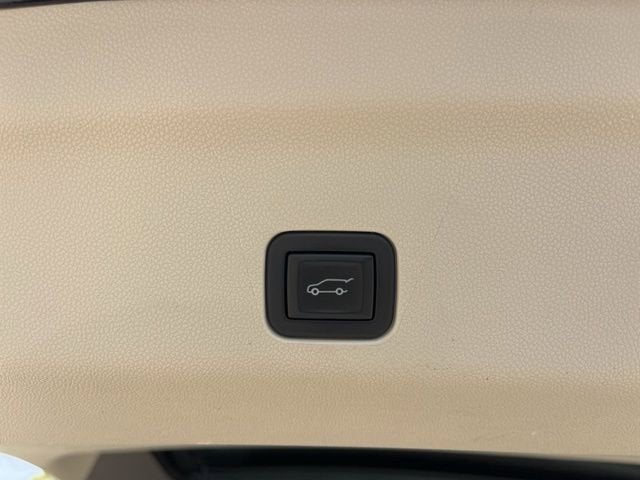 2023 Cadillac Escalade ESV Premium Luxury Platinum