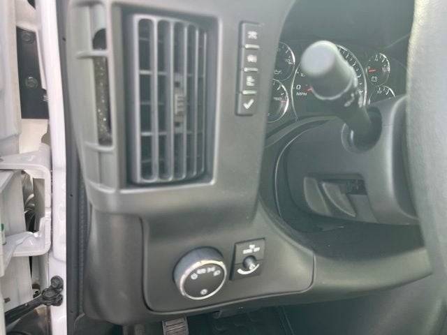 2026 Chevrolet Express Cutaway 3500 1WT