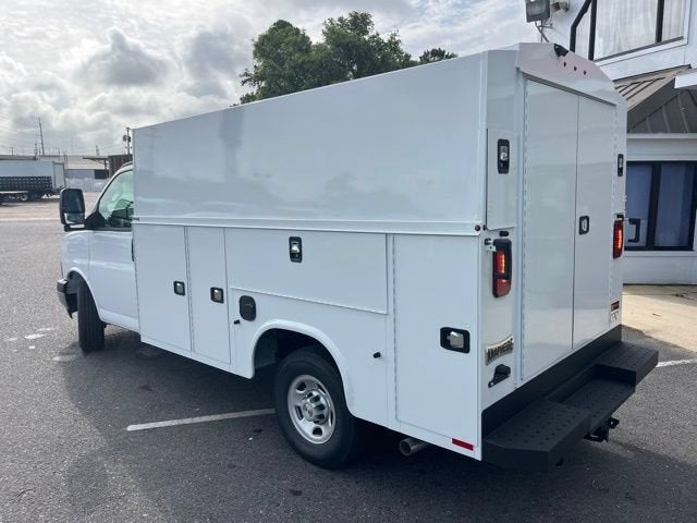 2026 Chevrolet Express Cutaway 3500 1WT