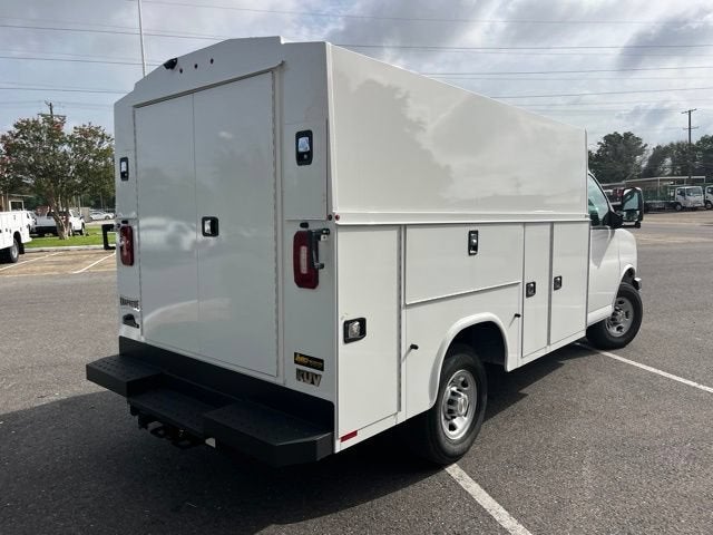 2026 Chevrolet Express Cutaway 3500 1WT