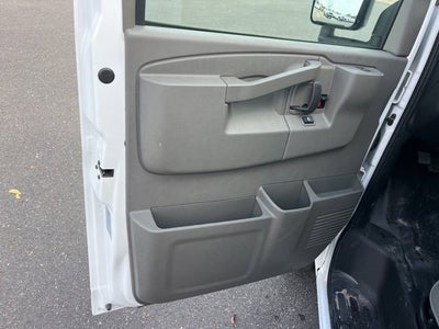 2025 Chevrolet Express Cutaway 3500 1WT
