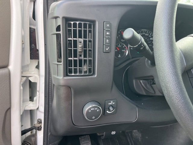 2025 Chevrolet Express Cutaway 3500 1WT