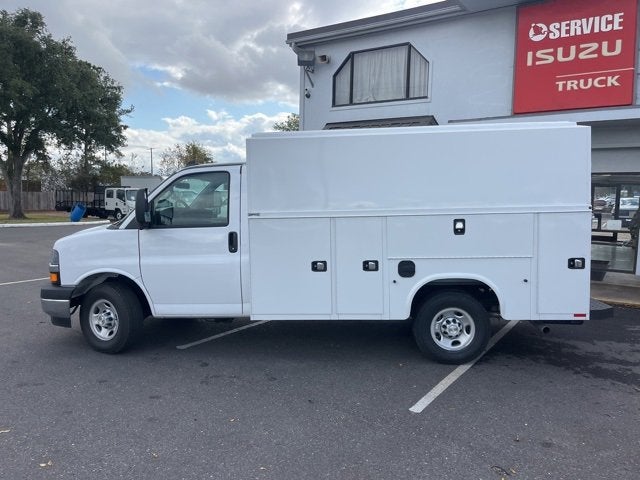 2025 Chevrolet Express Cutaway 3500 1WT