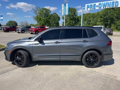 2023 Volkswagen Tiguan SE R-Line Black
