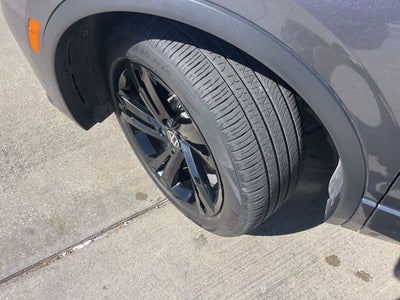 2023 Volkswagen Tiguan SE R-Line Black