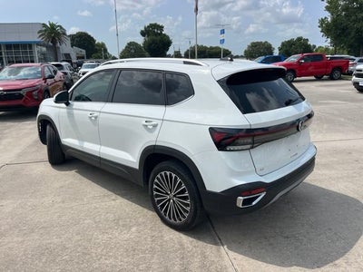2025 Volkswagen Taos SE