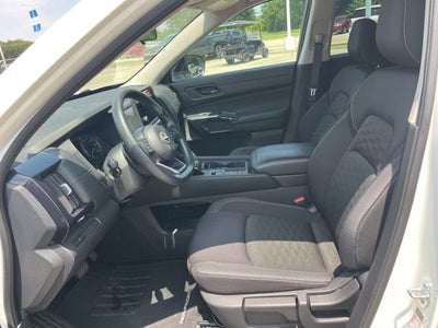 2024 Nissan Pathfinder S