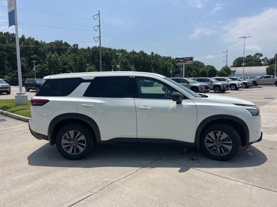 2024 Nissan Pathfinder S