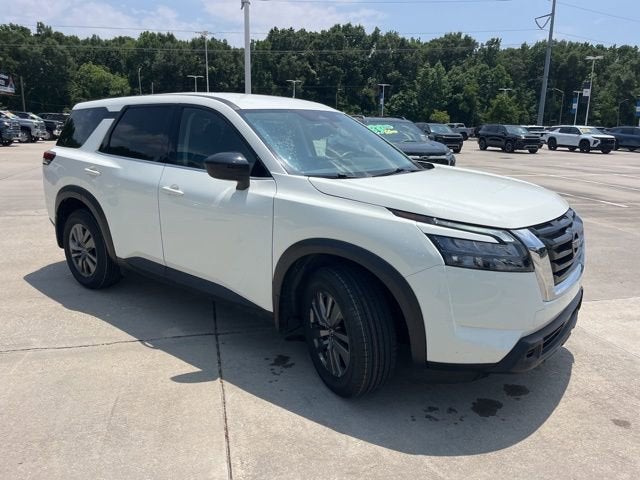 2024 Nissan Pathfinder S